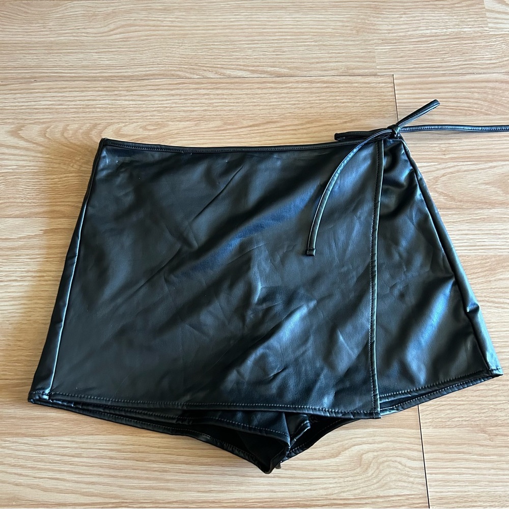 NWT Madden NYC Black Faux Leather Wrap Skort Small